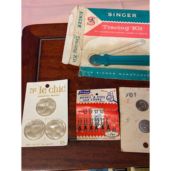 Mixed Box Lot Sewing Notions weighs 10 oz. List in description GUC - Picture 8 of 12
